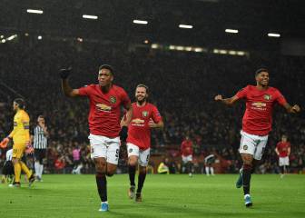 El Manchester United firma el liderato