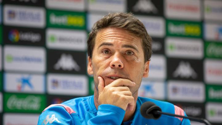 El entrenador del Betis Joan Francesc Ferrer Rubi valoró la previa del derbi ante el Sevilla del domingo: "Es un rival que cuesta sacártelo de encima".