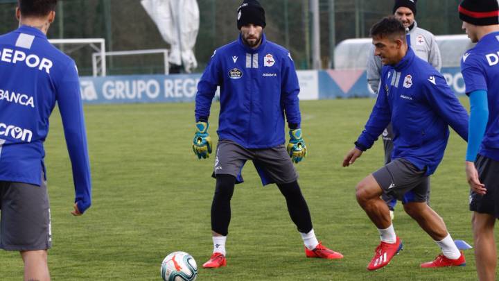 Dani Giménez, durante el entrenamiento del Deportivo.