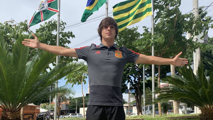 Pablo Moreno posó ayer para AS en el hotel de concentración.