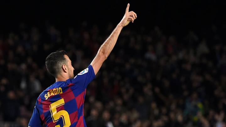 Busquets entra en el salón de la fama: 550 partidos y quinto jugador con más partidos