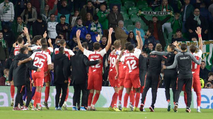 1x1 del Sevilla: El derbi del holandés errante