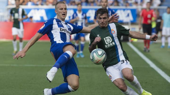 Ely, en un partido con el Alavés.