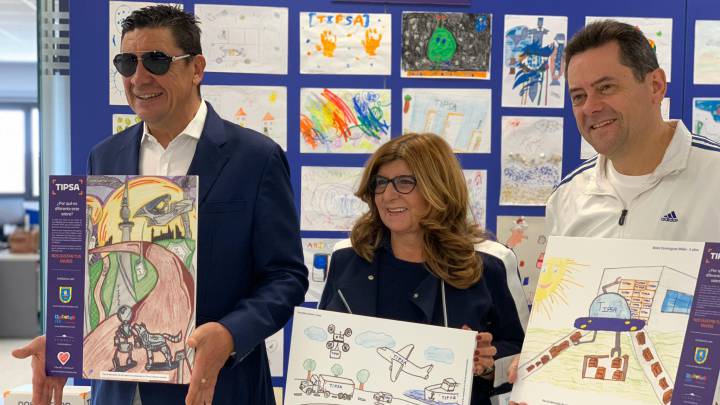 Germán Burgos, Marisa Camacho y Tomás Roncero, en el acto de TIPSA.