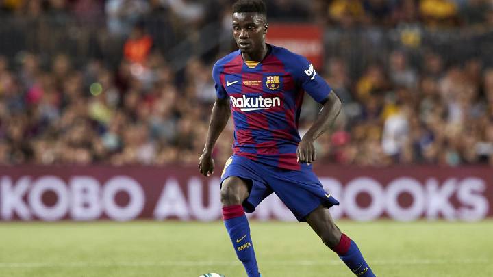 Moussa Wagué controla el balón durante el partido ante el Arsenal en el Trofeo Joan Gamper 2019.