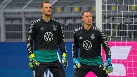 Ter Stegen y Neuer, en un entrenamiento con Alemania.