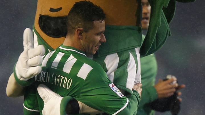 Rubi suspira, porque Betis ha resucitado gracias al Valencia tres veces en los últimos tiempos, con Pepe Mel, Juan Merino y Gustavo Poyet salvados.