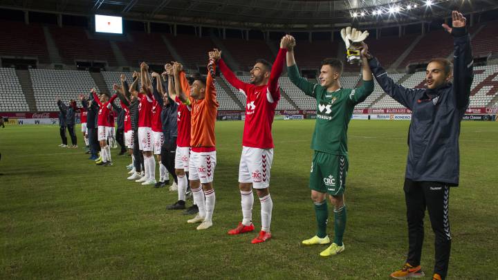 El Murcia consigue la quita del Zaragoza y el Sporting de Gijón