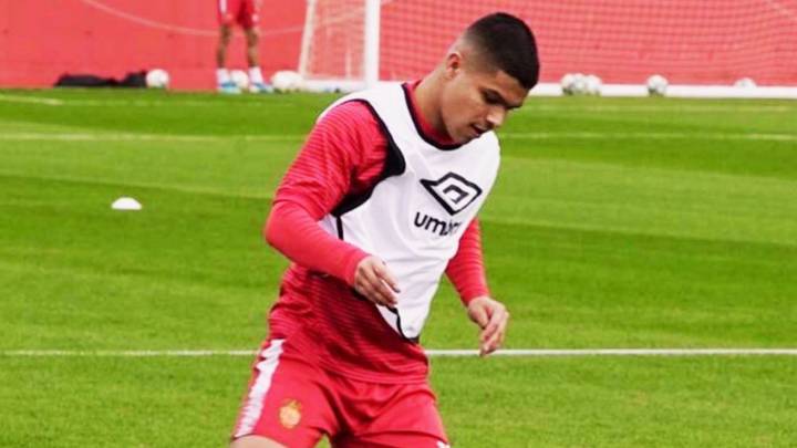 Cucho Hernández entrenándose con el Mallorca.