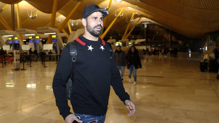 Diego Costa, del Atlético, en el aeropuerto.