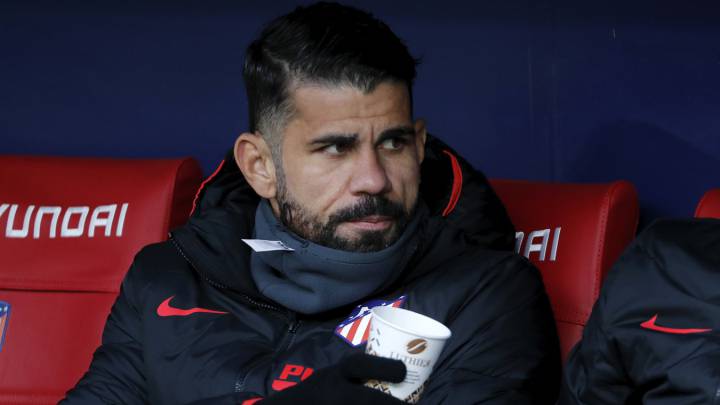 Diego Costa en el banquillo.
