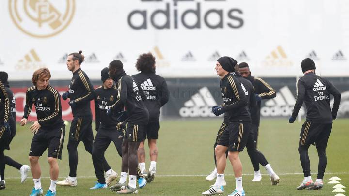 Bale trains with Madrid squad for the first time since Oct. 4