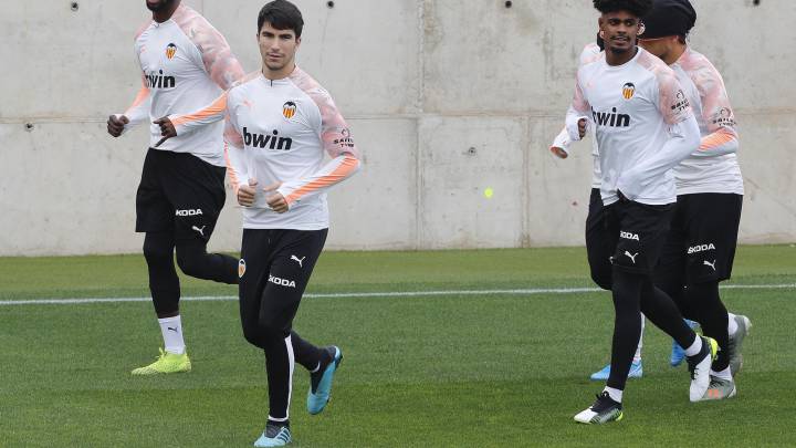 Carlos Soler.