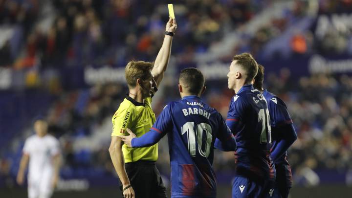 Campaña se disculpa con sus compañeros, entrenador y el Mallorca por su expulsión