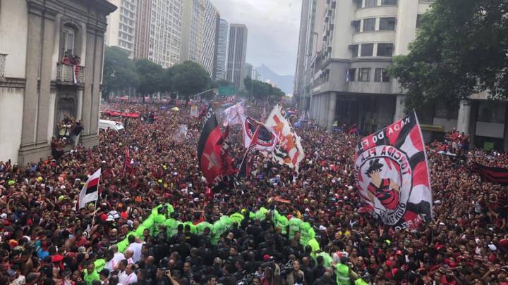 Flamengo se da un baño de masas y festeja en Río