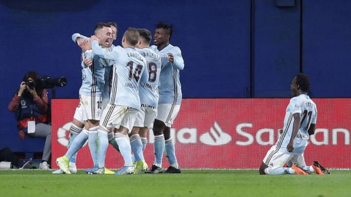 Los jugadores del Celta celebran un gol