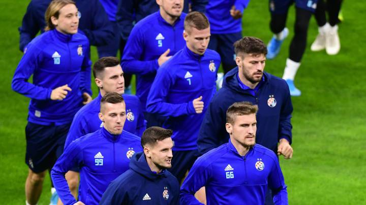 Dani Olmo se entrena con sus compañeros del Dinamo Zagreb.