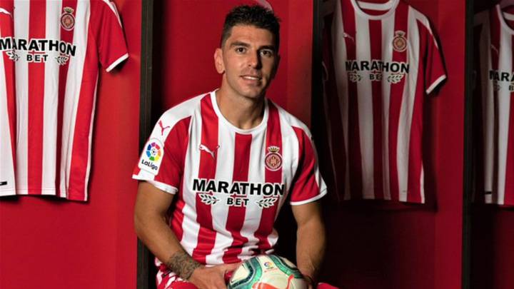 Imagen de Jonathan Soriano en su presentación con el equipo.