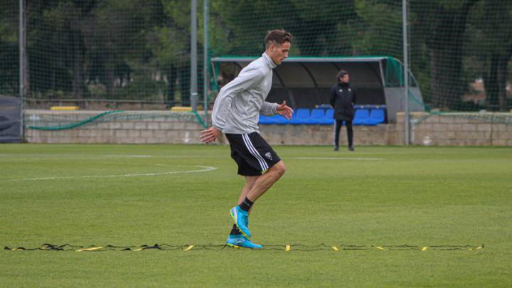 Cervera cita al delantero del filial Manuel Nieto