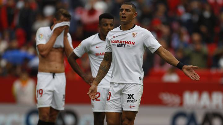 El defensa brasileño del Sevilla, Diego Carlos, durante un partido.
