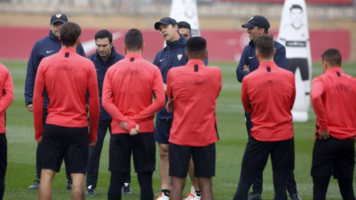 El Sevilla vuelve al trabajo sin Diego Carlos ni Jesús Navas