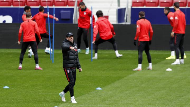 Simeone pone cuatrivote y a Arias y a Lodi en los laterales