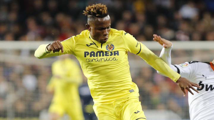 Samu Chukwueze durante el partido entre Villarreal y Valencia.