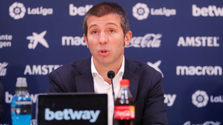 Albert Celades, entrenador del Valencia.