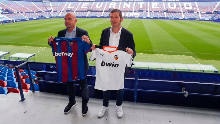 Paco López y Albert Celades, en la presentación del derbi.
