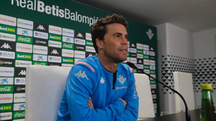 El técnico del Betis Joan Francesc Ferrer Rubi valoró la previa ante el Athletic y también lo de Emerson y el Barça: "Un pequeño pecado de juventud".