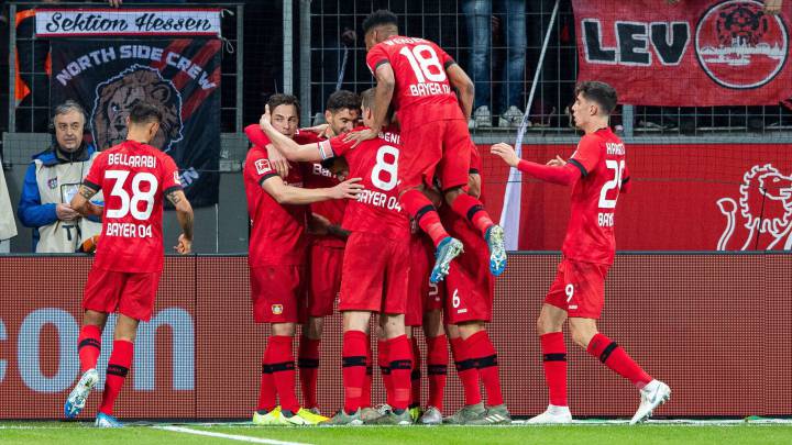 Los jugadores del Bayer Leverkusen celebran un gol.