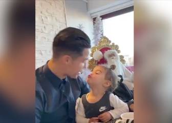 Cristiano saca el lado más tierno con su hija pequeña
