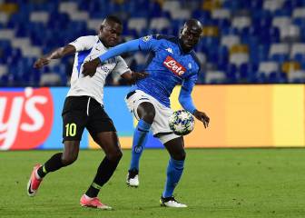 Un hat-trick de Milik aparca la crisis de un Nápoles en octavos