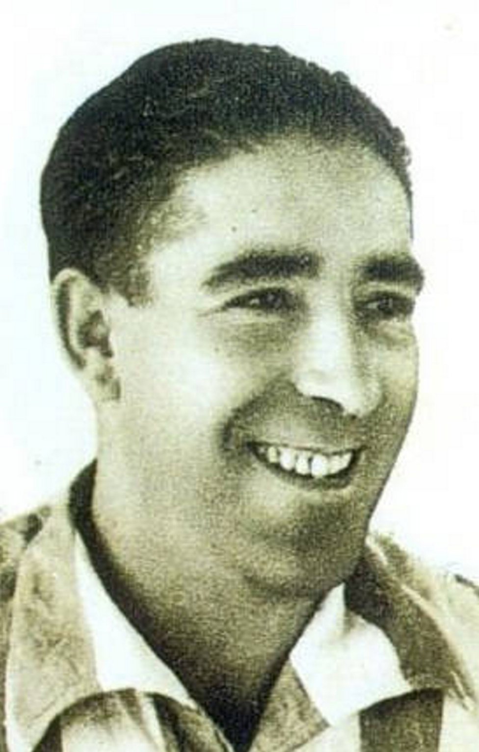 Arana Jugó la temporada 1935-36 con el Osasuna y la temporada 1941-42 con el Atlético de Madrid. 