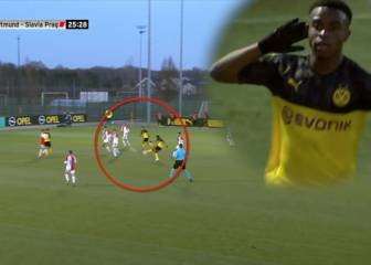 Moukoko y su hat-trick: Sus rivales de 18 años y él tiene 15