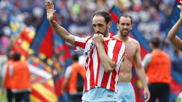 Juanfran se despide de la afición.