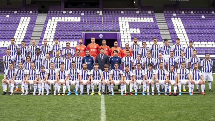 Ronaldo posa con el primer equipo y el ValladoliDI