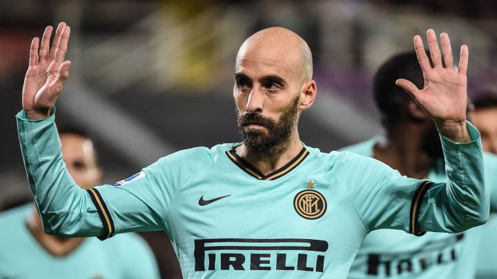 Borja Valero pide disculpas a la afición de la Fiorentina por el gol que le marcó con el Inter el domingo.