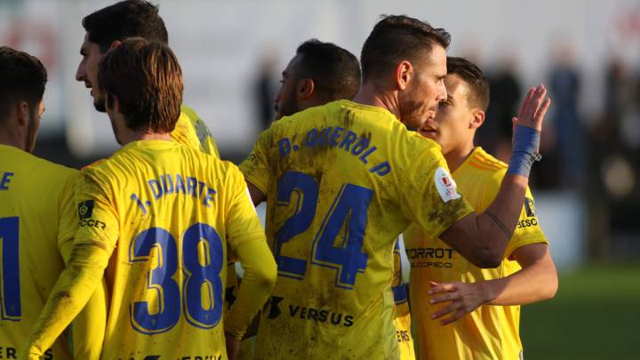 Querol da la victoria al Cádiz ante un combativo Lealtad