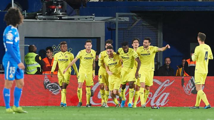 Los jugadores del Villarreal celebran un gol