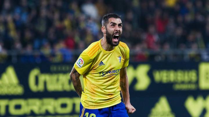 El Cádiz renueva la magia de Alberto Perea hasta 2023