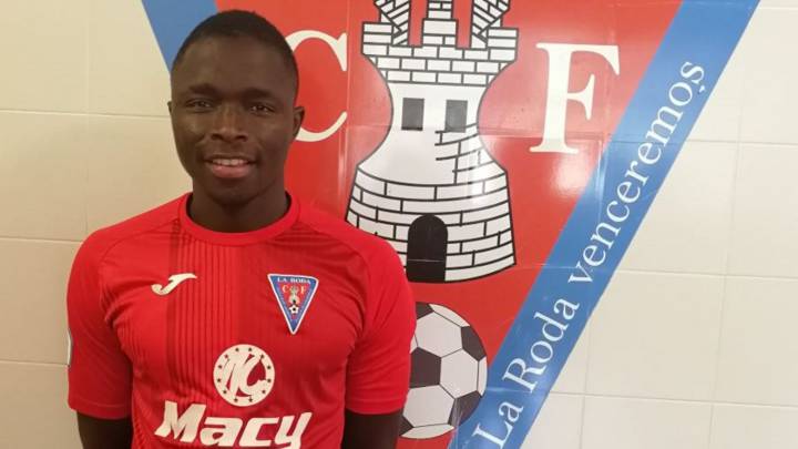 Younousse Diop con La Roda