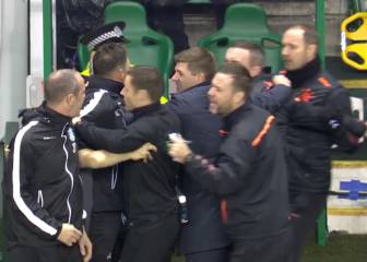 Steven Gerrard goes ballistic after red card decision