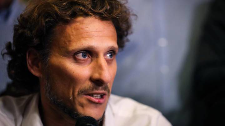 Diego Forlán durante su presentación como entrenador de Peñarol.