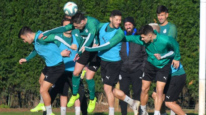 Cejudo da el susto tras dejar la sesión con un corte en la nariz