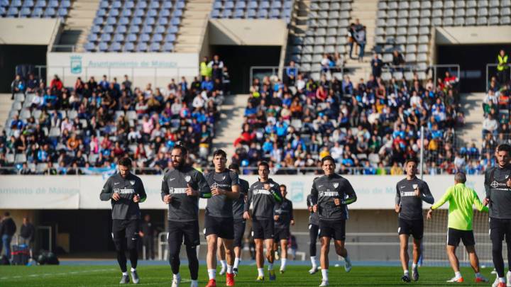 La afición respalda de forma unánime a Víctor y rechaza a Al Thani