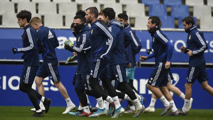 El Oviedo entrena en la previa ante el Málaga.