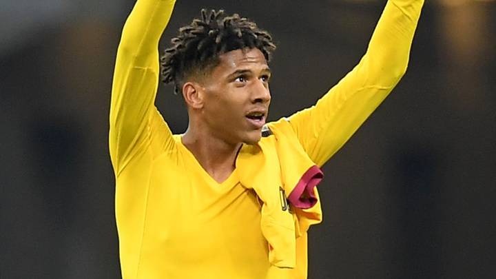 El director deportivo del Schalke deja Murcia para reunirse con Todibo