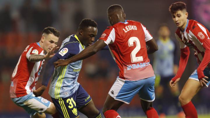 El Lugo presentó el once más veterano ante el Almería