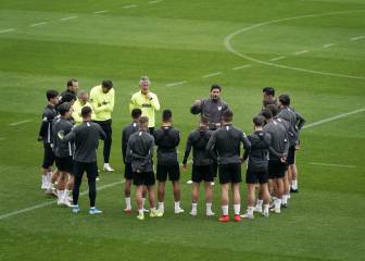 Málaga squad back coach over sex tape suspension